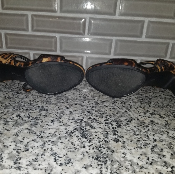 Shoes - Picture 2 of 5